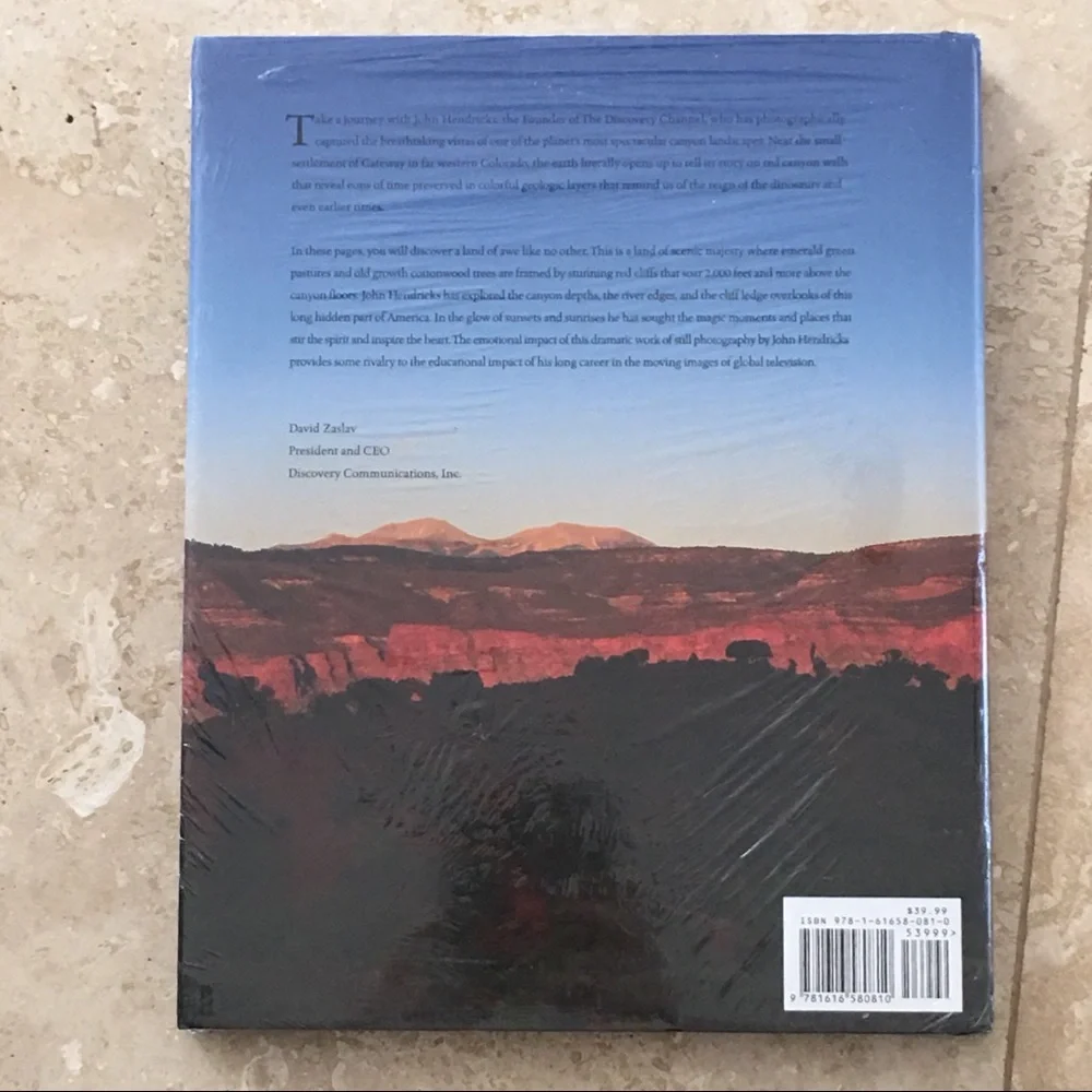 NWT The Canyons of Gateway Hardcover Book
